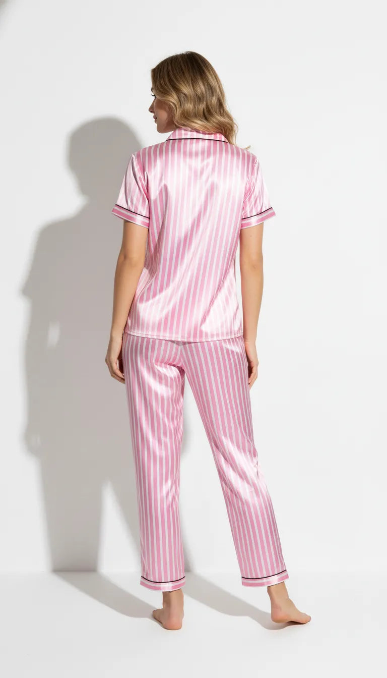 Pyjama Satin Rose à Rayures pour Femme | Ensemble 2 Pièces : Chemise Manches Courtes & Pantalon - Vue de dos