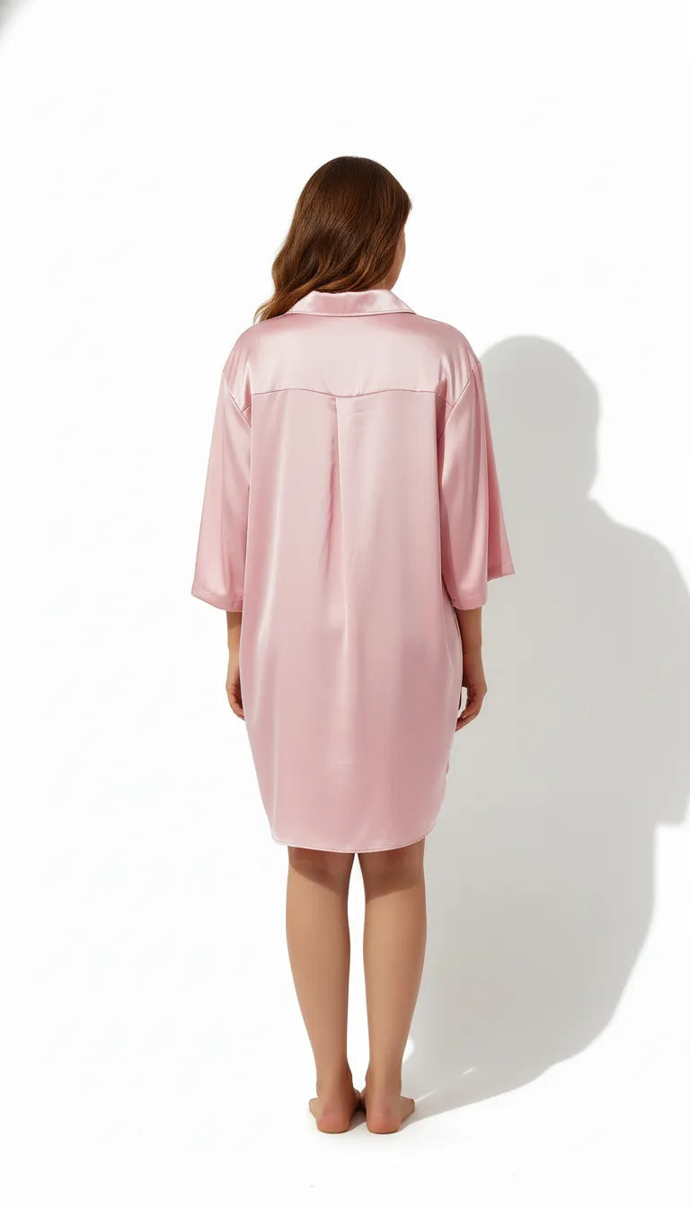 Pyjama Satin Rose pour Femme | Chemise de Nuit Fluide avec Fente | 1 Pièce - Vue de dos