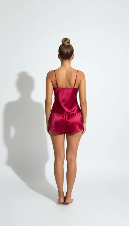 Pyjama Satin Rouge Bordeaux pour Femme | Débardeur avec Dentelle & Short | Ensemble 2 Pièces - Vue de dos