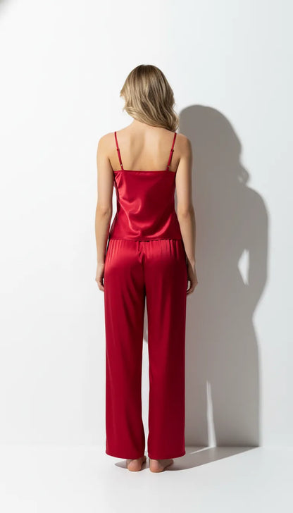 Pyjama Satin Rouge Écarlate pour Femme | Débardeur et Pantalon Fluide | Ensemble 2 Pièces - Vue de dos