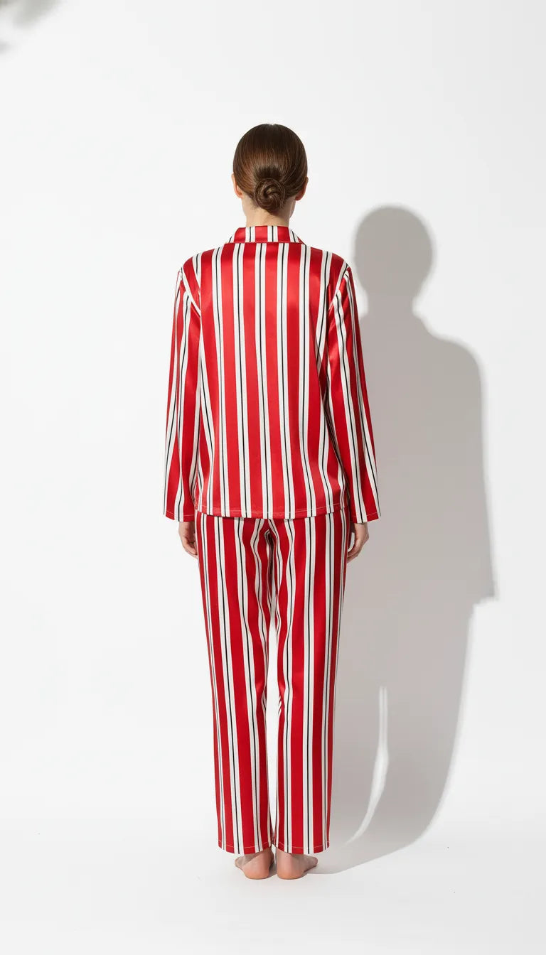 Pyjama Satin Rouge & Blanc pour Femme | Rayures Chics | Chemise manches longues & Pantalon | 2 Pièces - Vue de dos