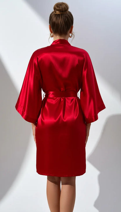 Pyjama Satin Rouge pour Femme | Ensemble Short à Volants et Kimono Fluide | 3 Pièces - Vue de dos