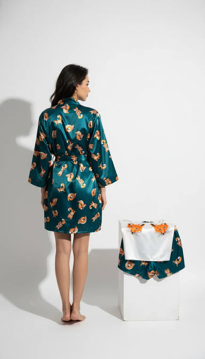 Pyjama Satin Vert Émeraude Femme | Kimono Long à Motifs Renard & Ensemble 3 Pièces | Short - Vue de dos