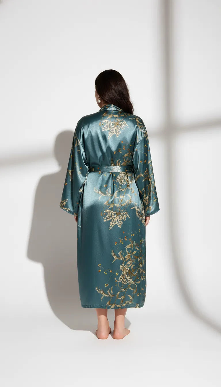 Pyjama Satin Vert Émeraude pour Femme | Nuisette Décolletée & Kimono Long Fleuri | Ensemble 2 Pièces - Vue de dos