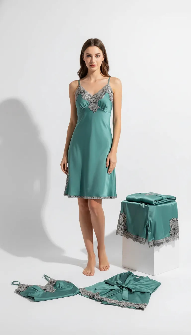 Pyjama Satin Vert Émeraude pour Femme | Nuisette et Kimono en Satin à Dentelle | Short et Manches Longues | 5 Pièces - Vue de face
