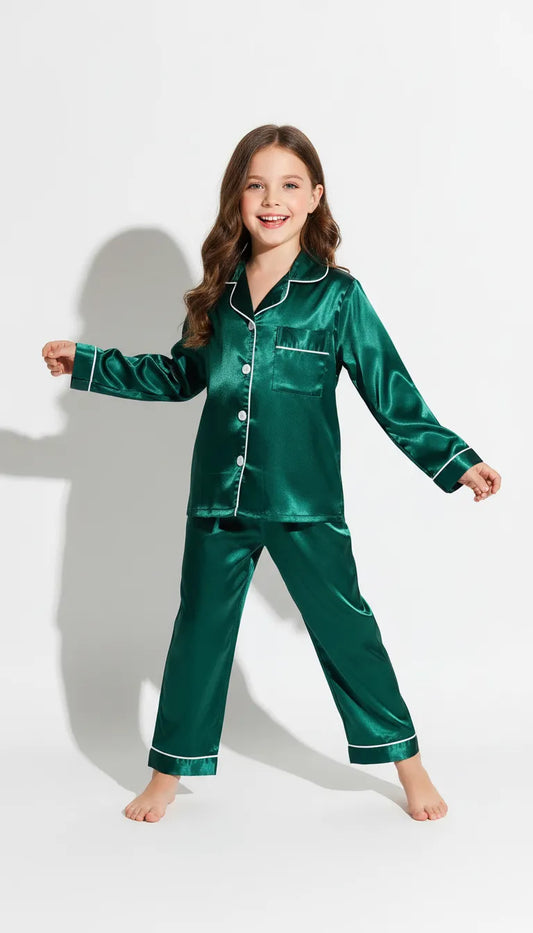 Pyjama Satin Vert Émeraude pour Enfants | Classique Boutonné | Ensemble 2 Pièces | Manches Longues - Vue de face