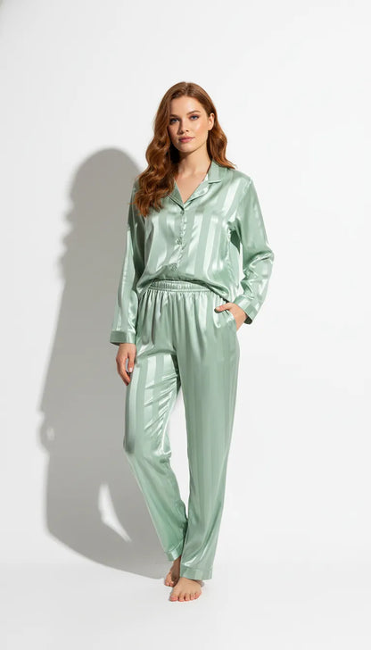 Pyjama Satin Vert Menthe pour Femme | Rayures Classiques | Chemise Manches Longues & Pantalon | Ensemble 2 Pièces - Vue de face