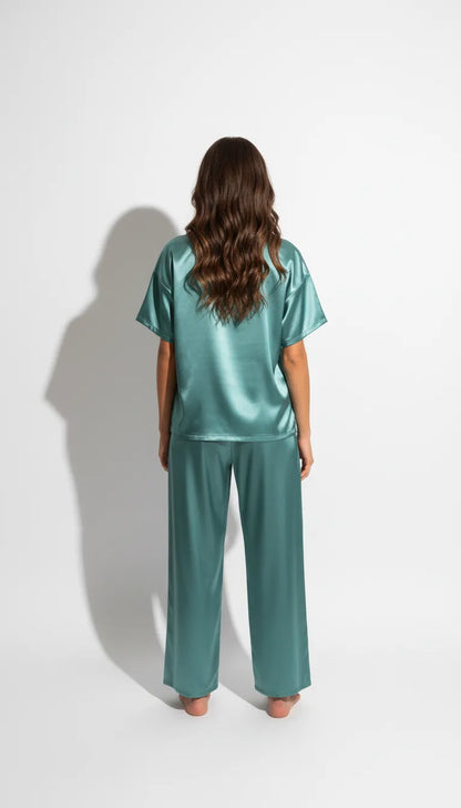 Pyjama Satin Vert d'Eau pour Femme | Moderne et Chic | Manches Courtes & Pantalon Fluide | Ensemble 2 Pièces - Vue de dos