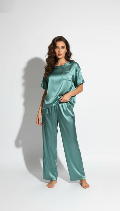 Pyjama Satin Vert d'Eau pour Femme | Moderne et Chic | Manches Courtes & Pantalon Fluide | Ensemble 2 Pièces - Vue de face