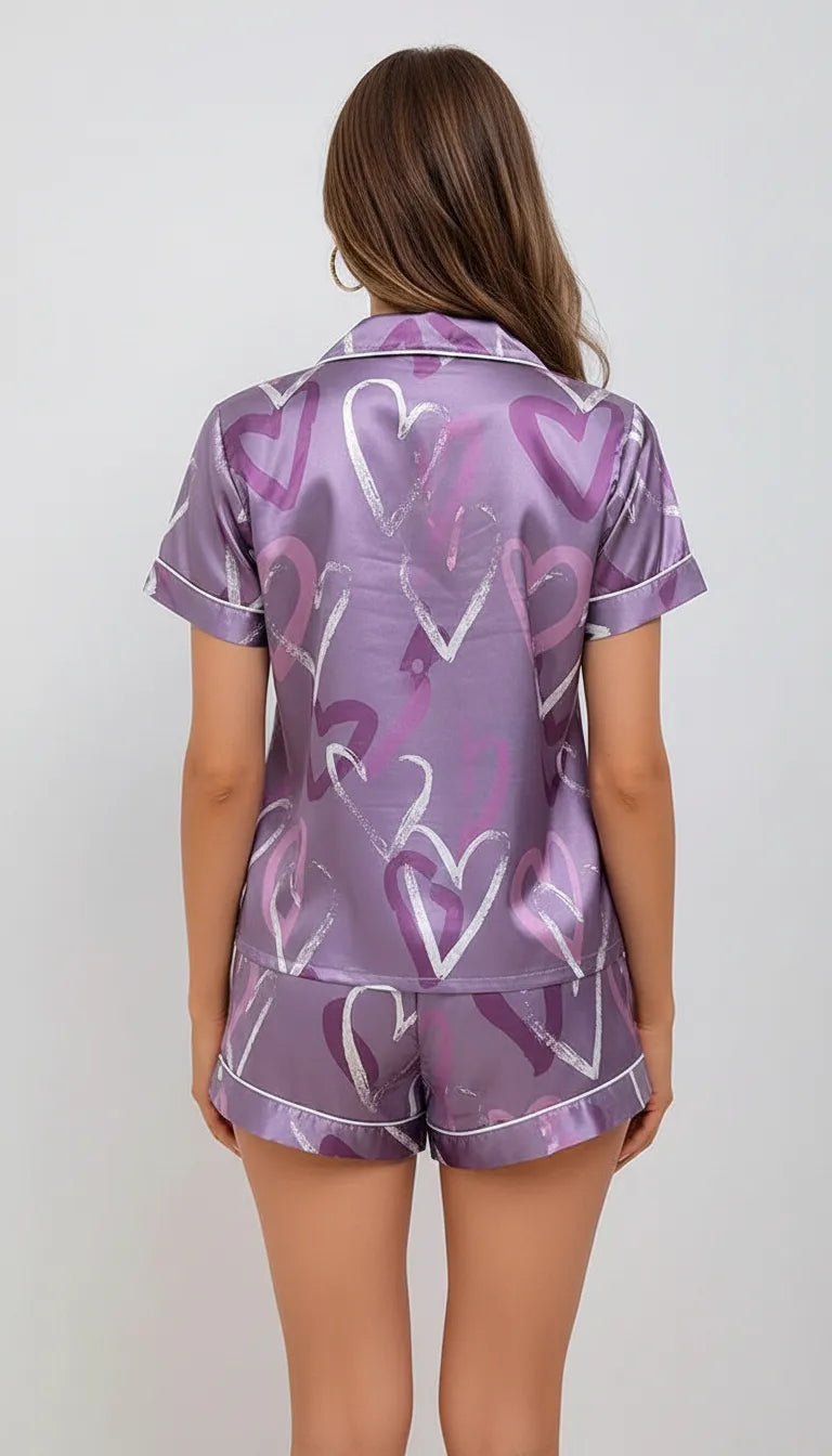 Pyjama Satin Violet Romantique pour Femme | Chemise Manches Courtes & Short | Motif Cœurs | 2 Pièces - Vue de dos