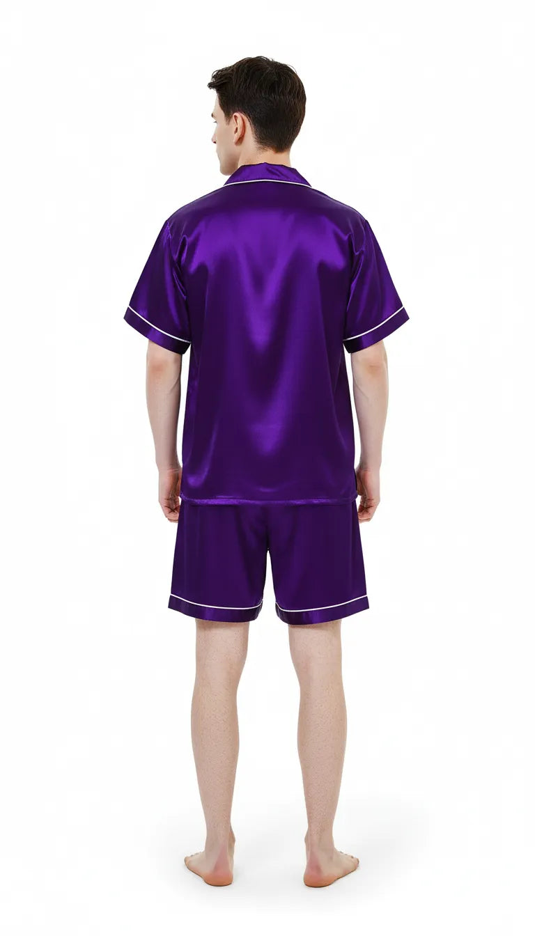 Pyjama Satin Violet pour Homme | Moderne et Chic | Chemise Manches Courtes & Short | Ensemble 2 Pièces. - Vue de dos